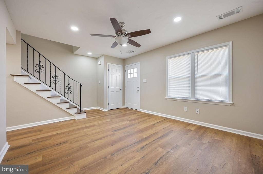 1192 Madison Court - Photo 3