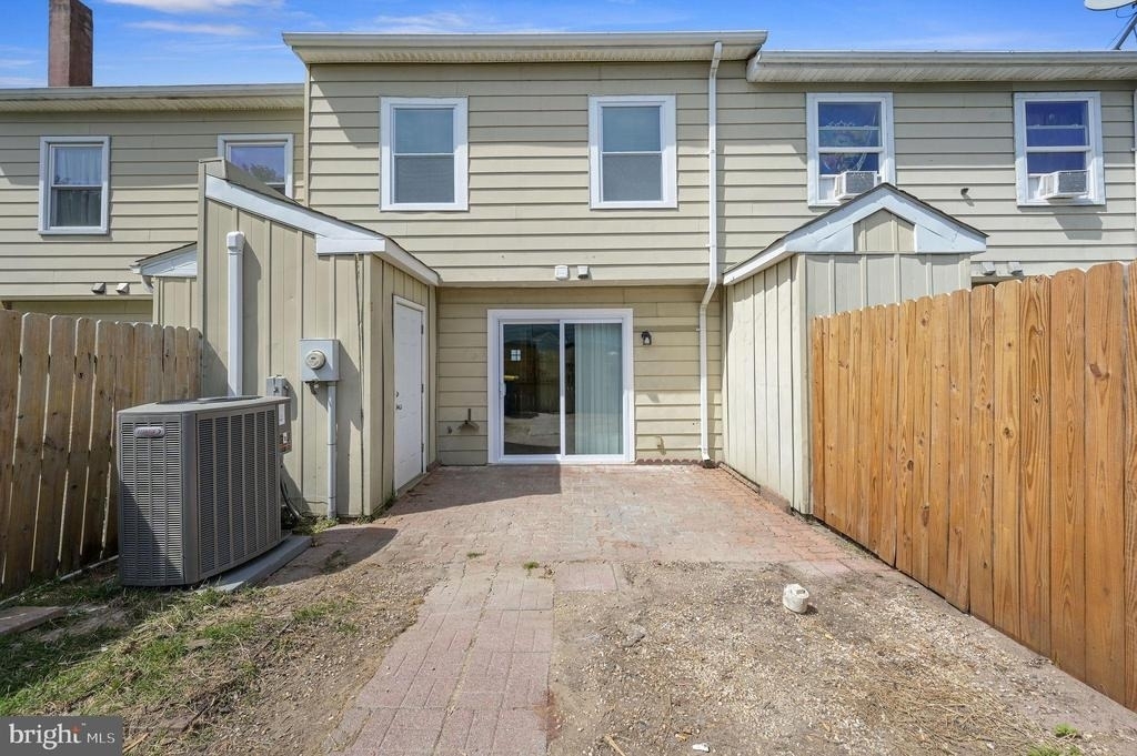 1192 Madison Court - Photo 1