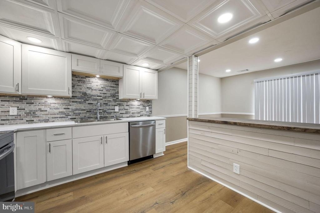 1192 Madison Court - Photo 4