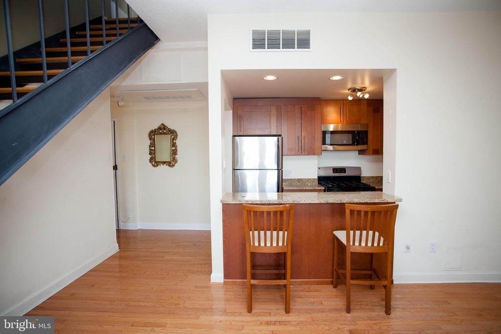 1851 Columbia Road Nw - Photo 3