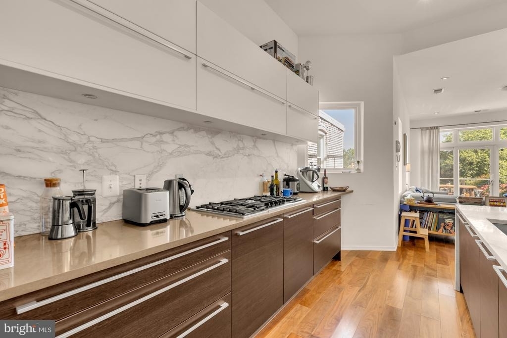 1207 Girard Street Nw - Photo 7