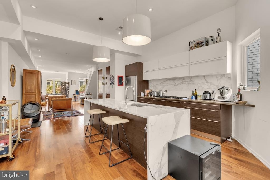 1207 Girard Street Nw - Photo 3