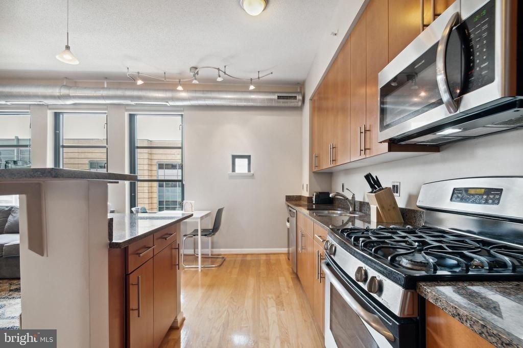 1390 Kenyon Street Nw - Photo 4