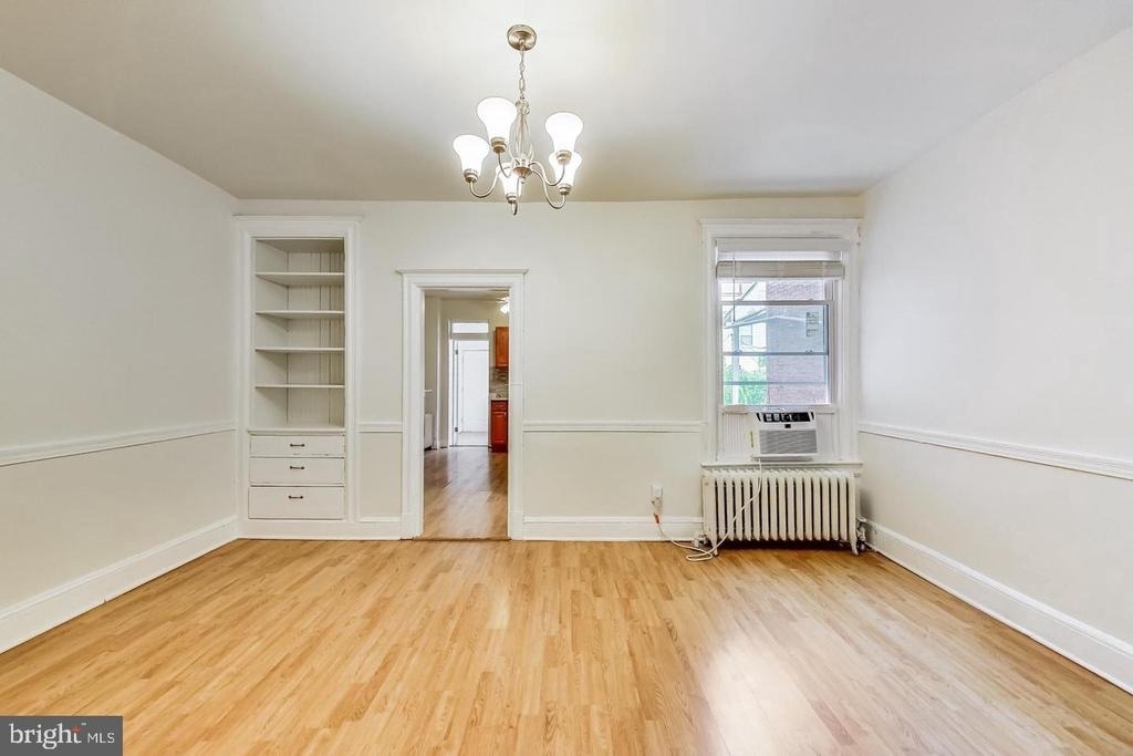 137 R Street Ne - Photo 9