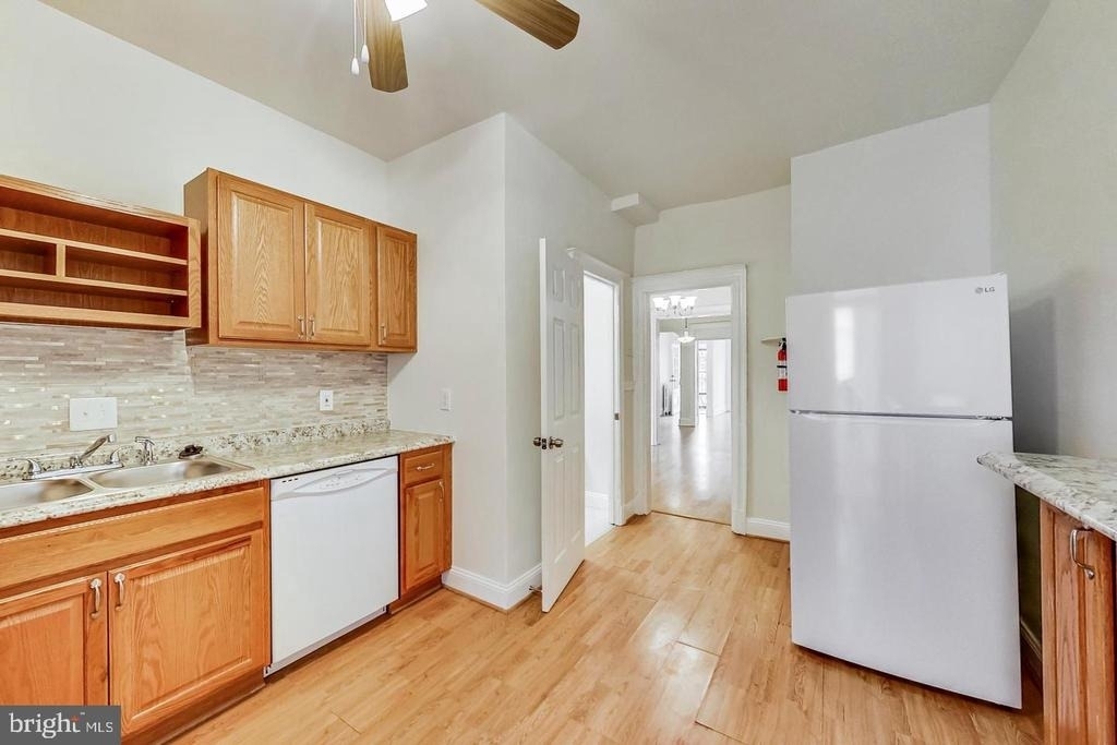 137 R Street Ne - Photo 12