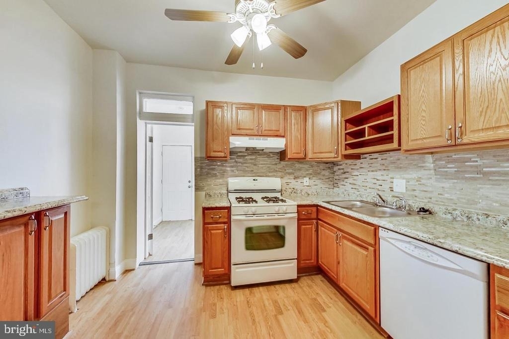 137 R Street Ne - Photo 11