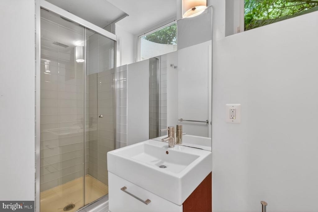 4325 47th Street Nw - Photo 10