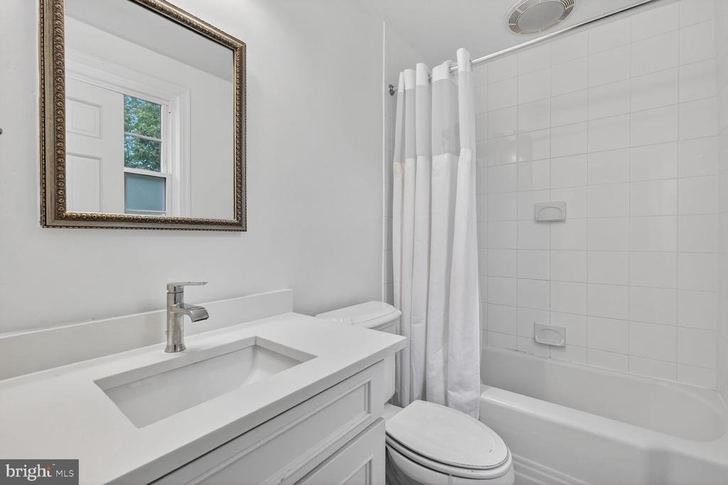 4325 47th Street Nw - Photo 9