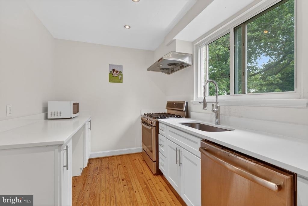 4325 47th Street Nw - Photo 5