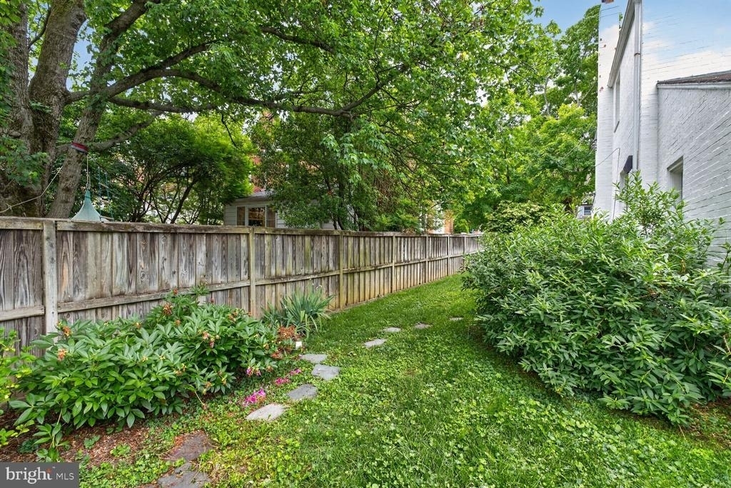 4325 47th Street Nw - Photo 19