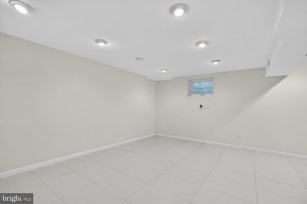 4325 47th Street Nw - Photo 12