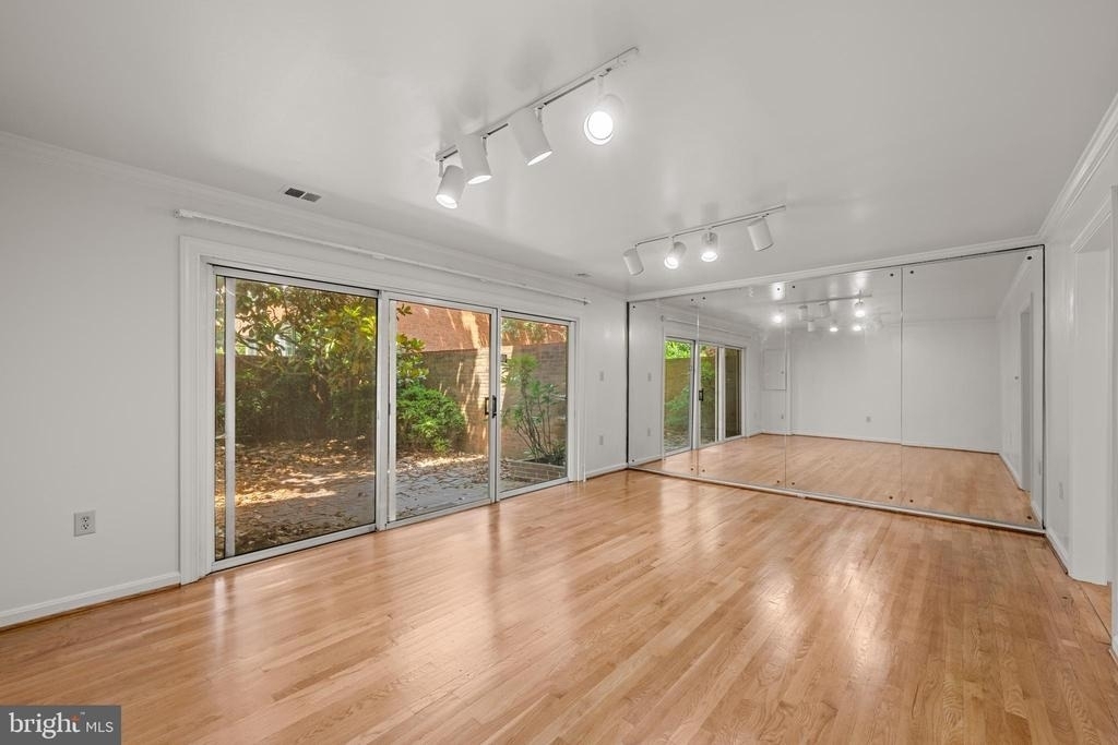 605 H Street Sw - Photo 10