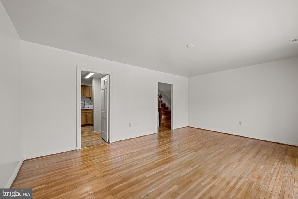 605 H Street Sw - Photo 18