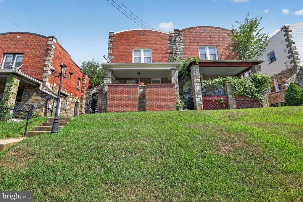 5016 East Capitol Street Ne - Photo 1