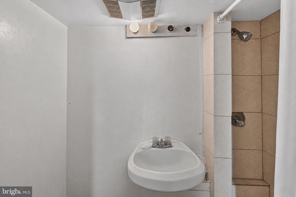 5016 East Capitol Street Ne - Photo 14