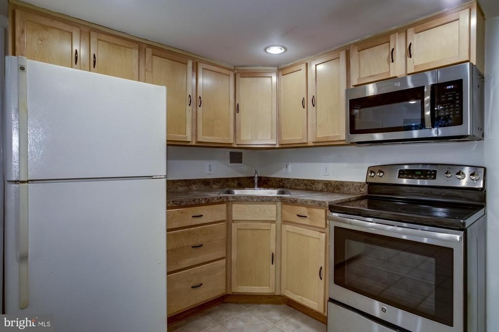 2151 Florida Avenue Nw - Photo 15