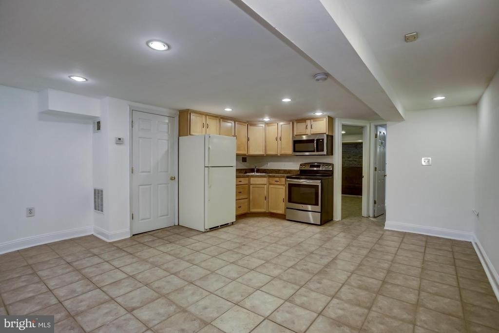 2151 Florida Avenue Nw - Photo 13