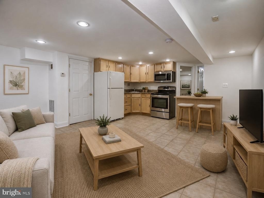2151 Florida Avenue Nw - Photo 4