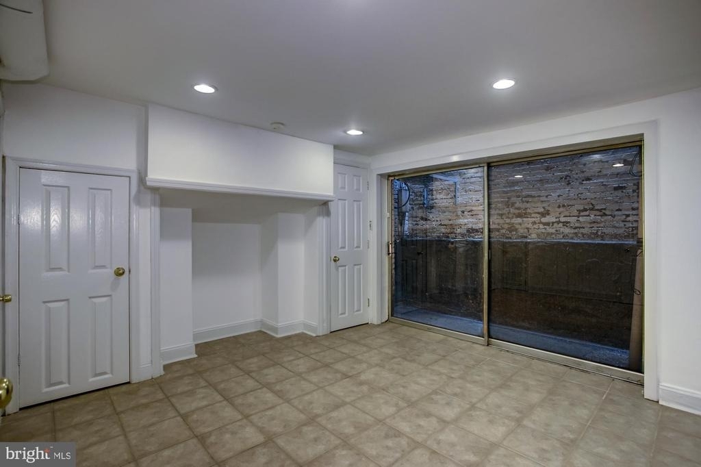 2151 Florida Avenue Nw - Photo 17