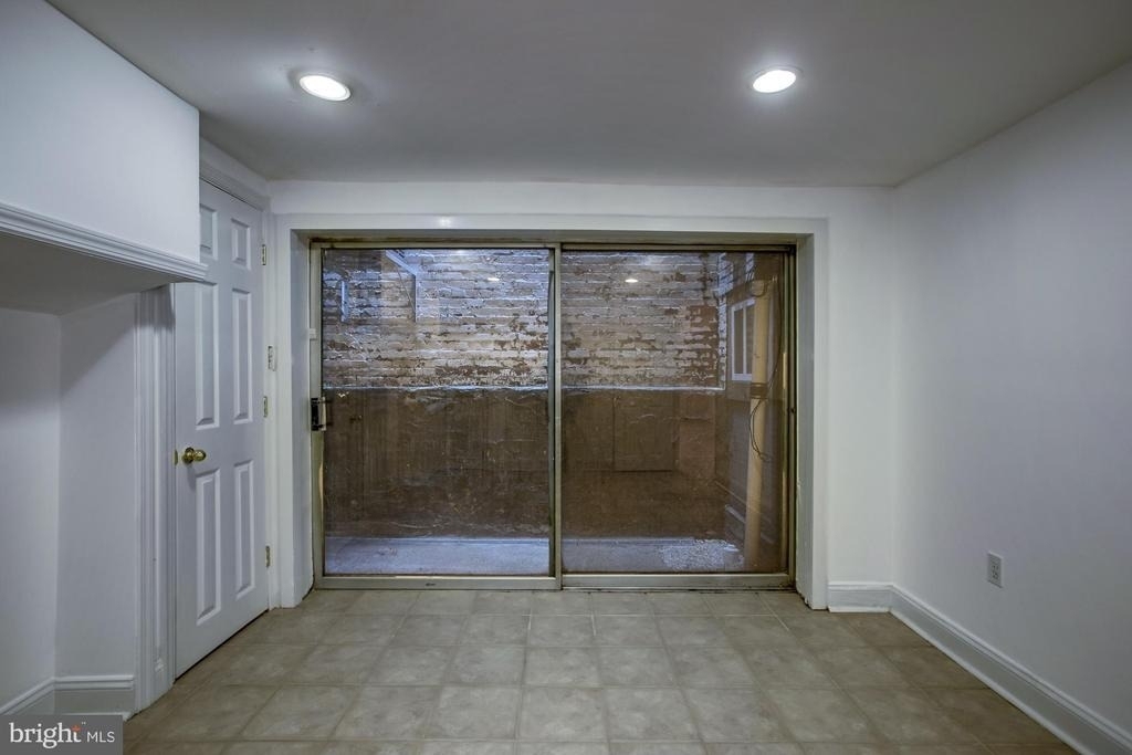 2151 Florida Avenue Nw - Photo 18