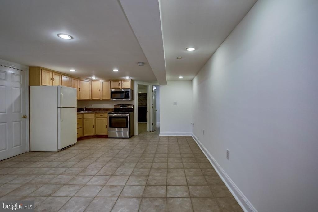 2151 Florida Avenue Nw - Photo 12