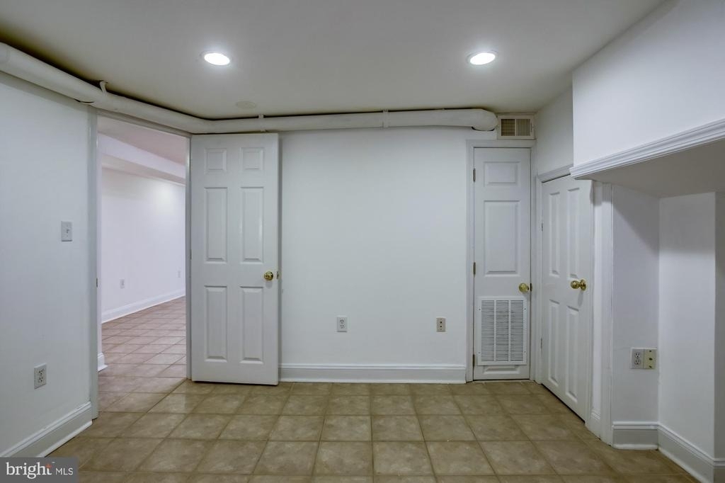 2151 Florida Avenue Nw - Photo 19
