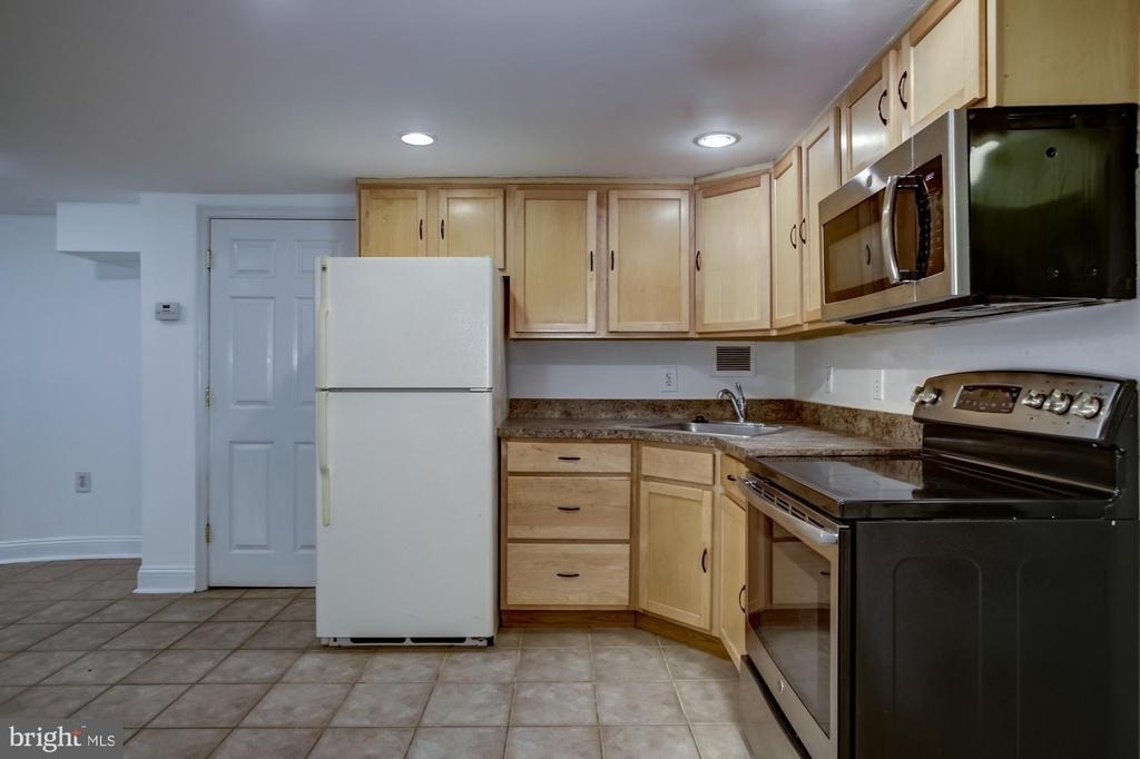 2151 Florida Avenue Nw - Photo 11