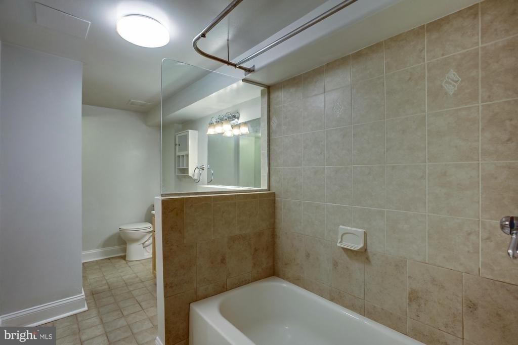2151 Florida Avenue Nw - Photo 21