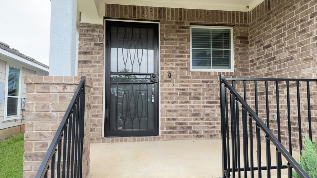 128 Riverhill Dr - Photo 1