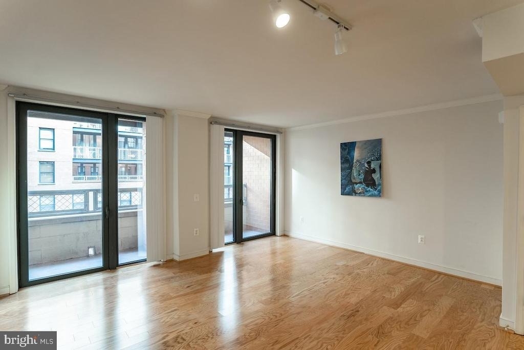 616 E Street Nw - Photo 1