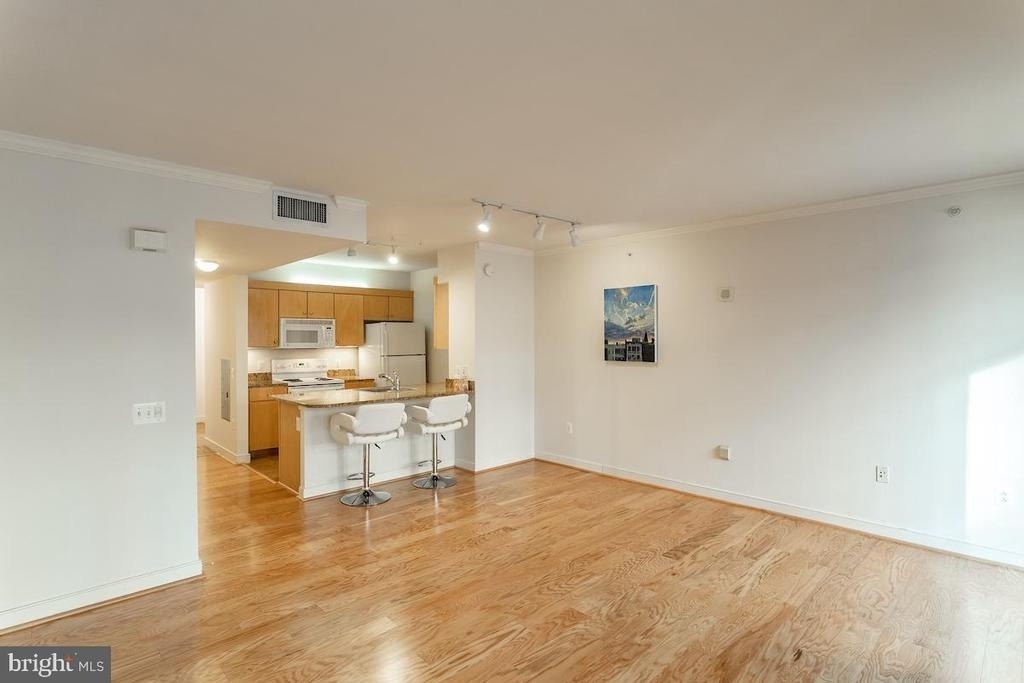 616 E Street Nw - Photo 6