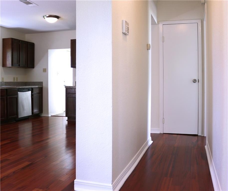 1166 Ridgeway Dr - Photo 5