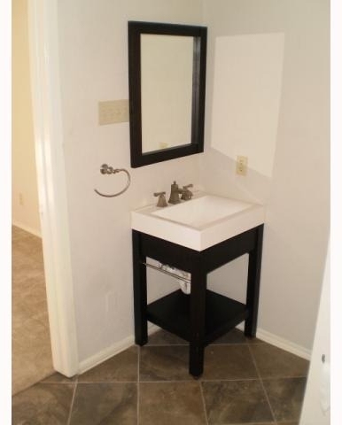 1166 Ridgeway Dr - Photo 7