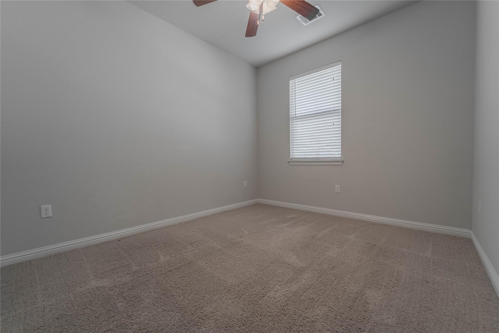 13800 Lyndhurst St - Photo 10