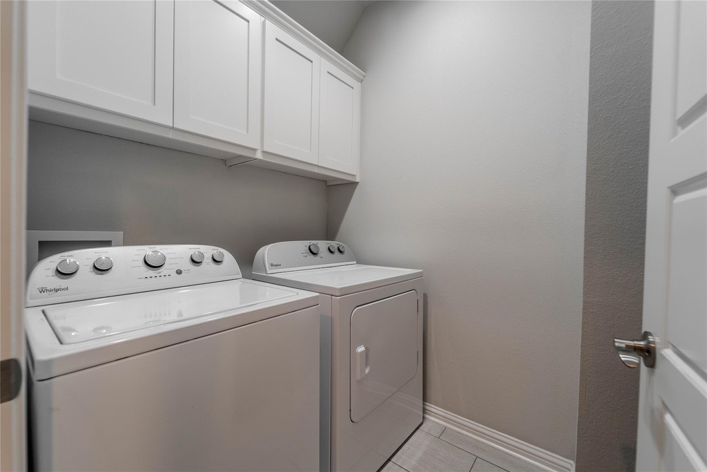 13800 Lyndhurst St - Photo 12