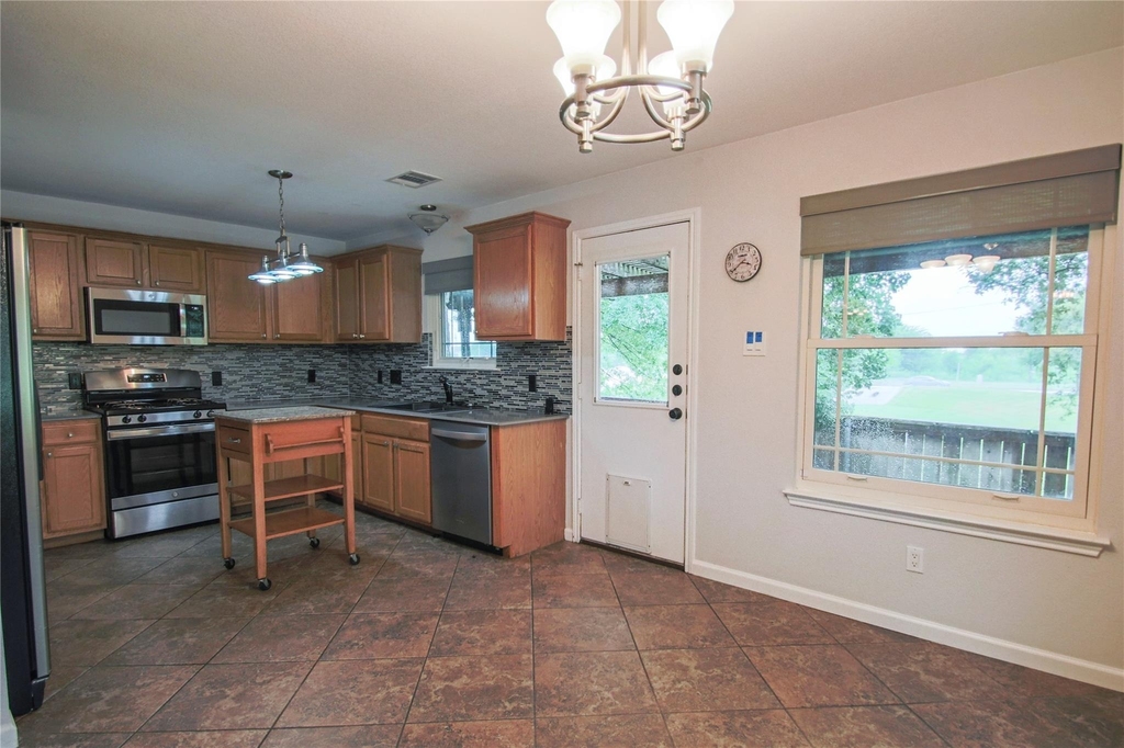 1109 Traci Michelle Dr - Photo 11