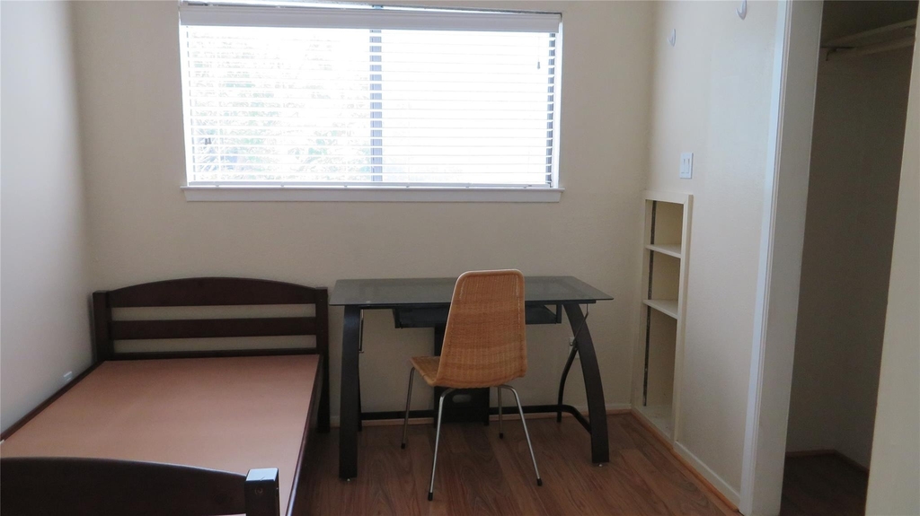 806 W 24th St - Photo 56