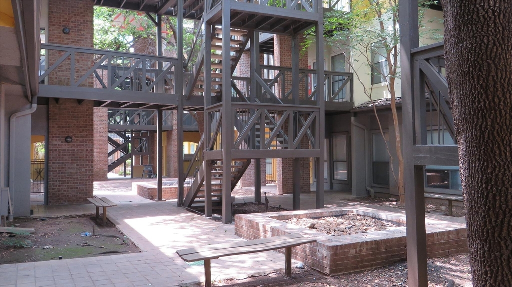 806 W 24th St - Photo 37