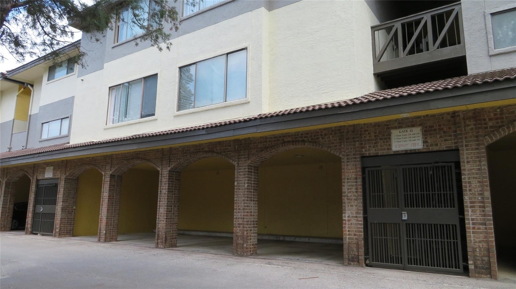 806 W 24th St - Photo 57