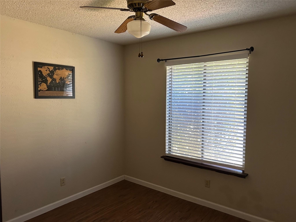 9509 Blue Creek Ln - Photo 24