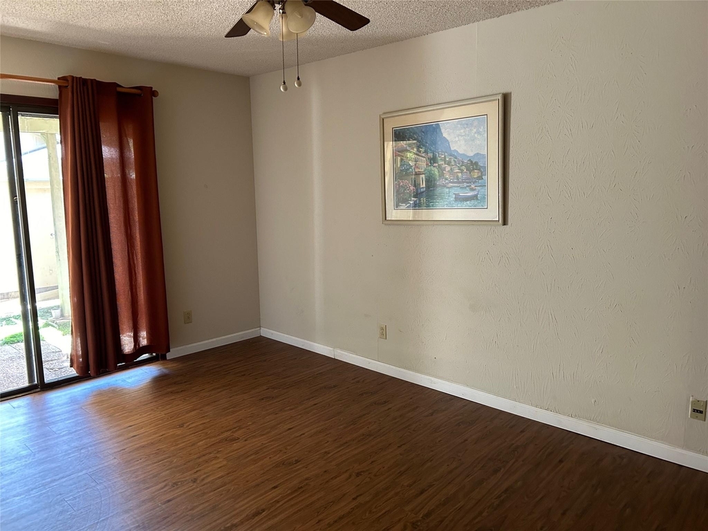 9509 Blue Creek Ln - Photo 23