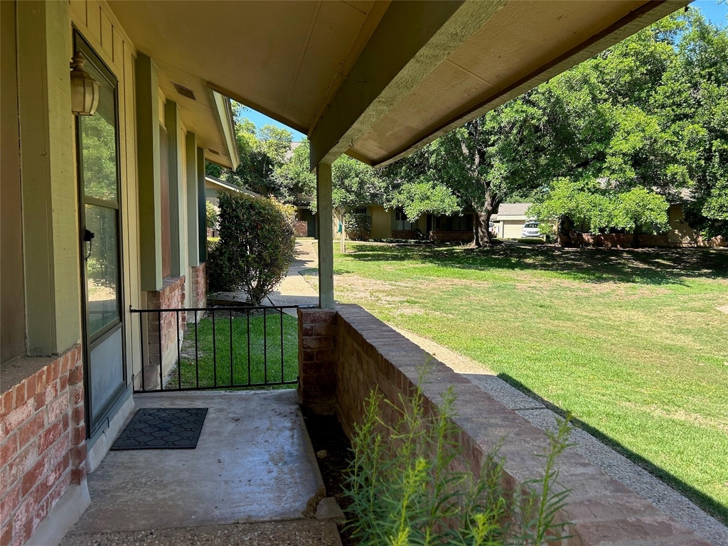 9509 Blue Creek Ln - Photo 29