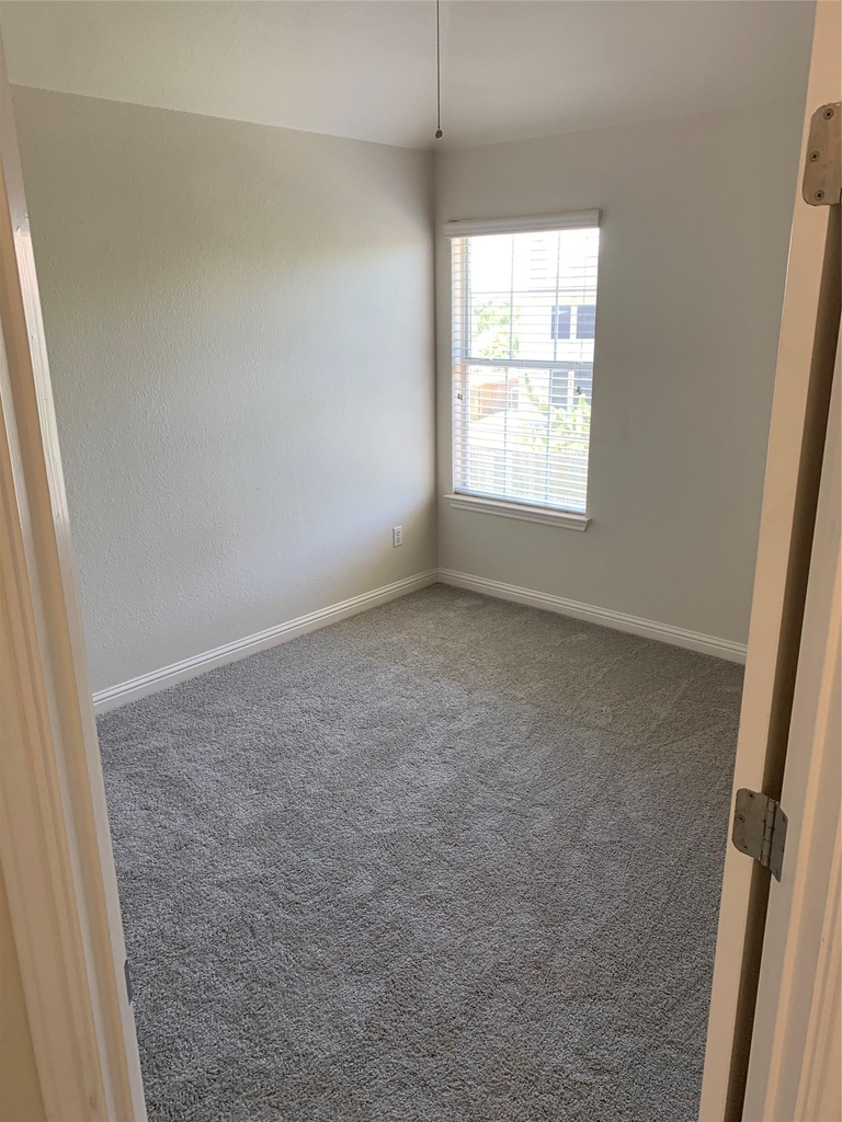 3713 Turetella Dr - Photo 9