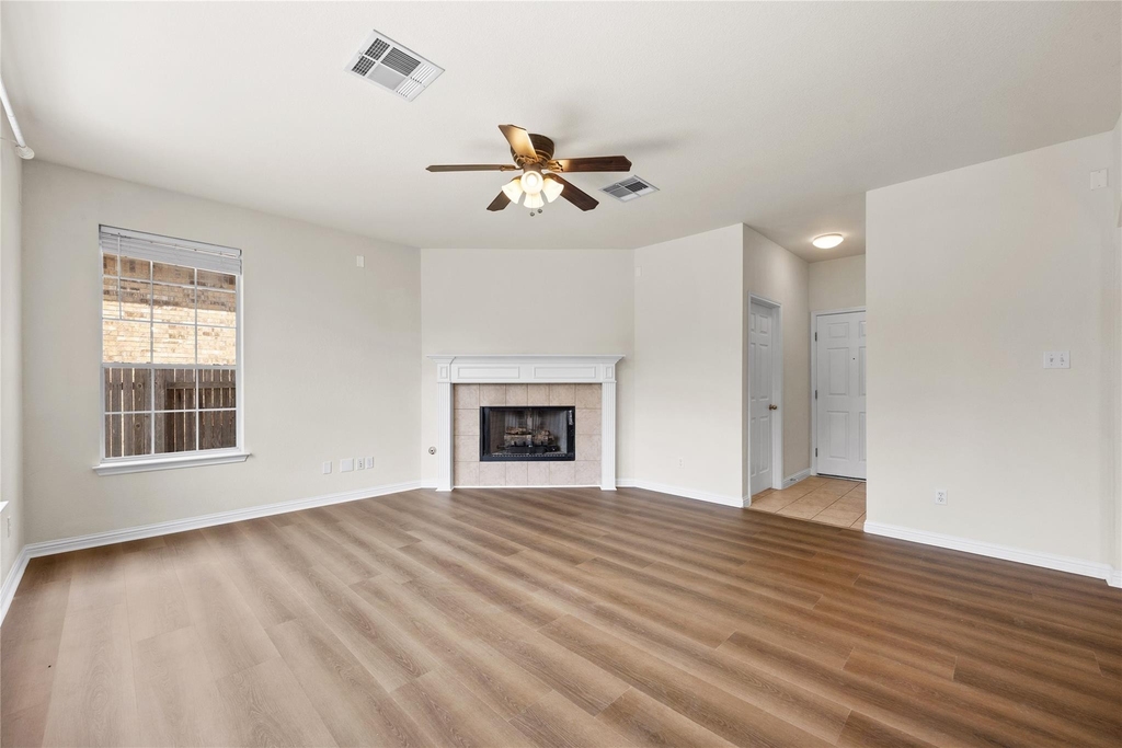 3713 Turetella Dr - Photo 2