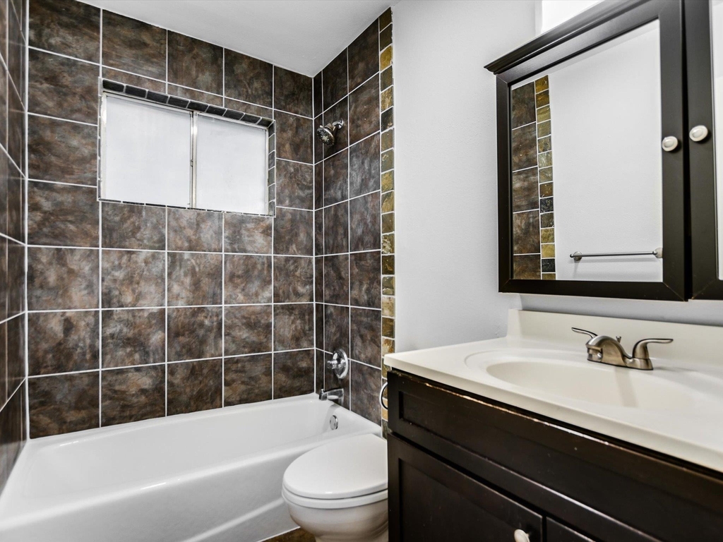 2903b Edgewater Dr - Photo 9