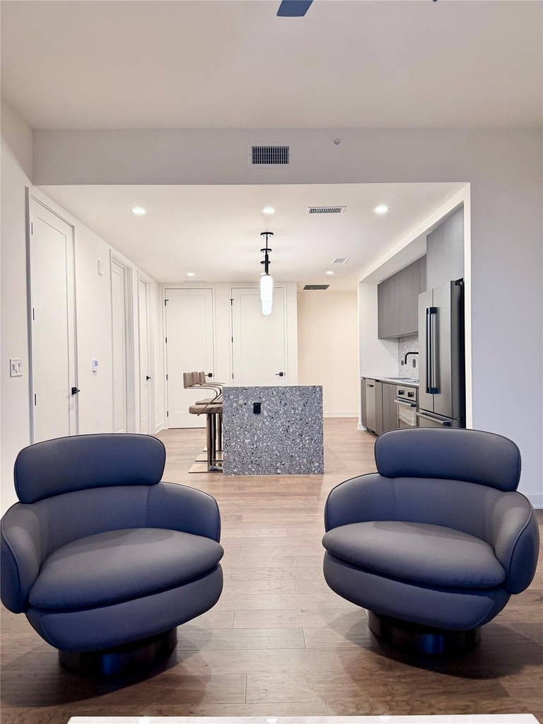 84 N East Ave - Photo 6