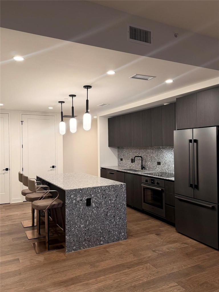 84 N East Ave - Photo 4