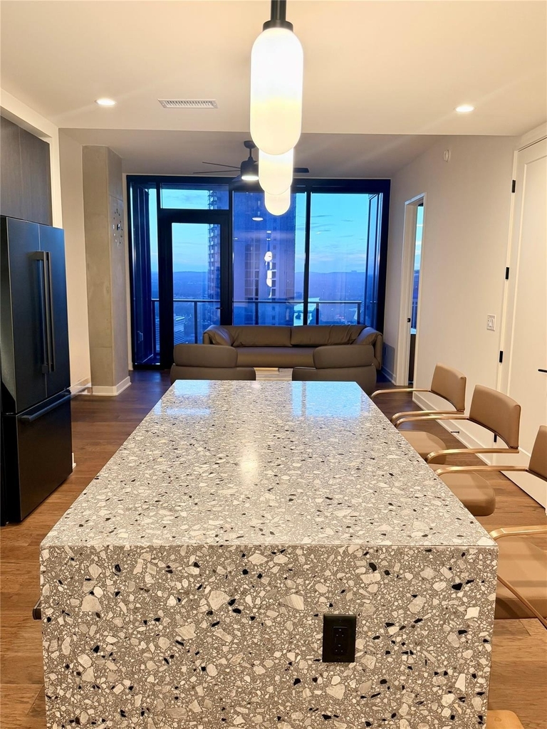 84 N East Ave - Photo 3