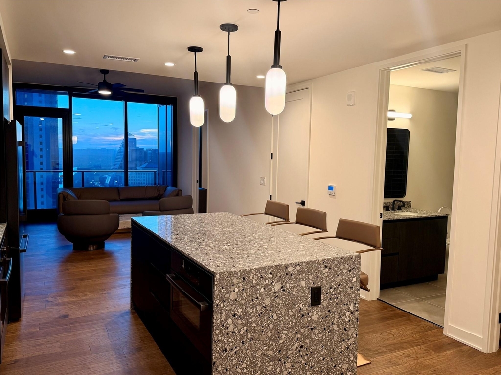 84 N East Ave - Photo 2