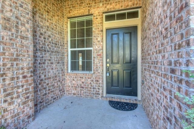 225 Lexington Dr - Photo 1